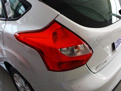 2012款 两厢 1.6L 自动 舒适型