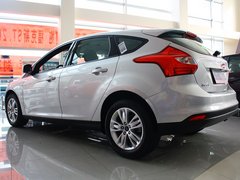 2012款 两厢 1.6L 自动 舒适型