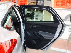 2012款 两厢 1.6L 自动 舒适型