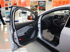 2012款 两厢 1.6L 自动 舒适型