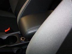 2012款 两厢 1.6L 自动 舒适型