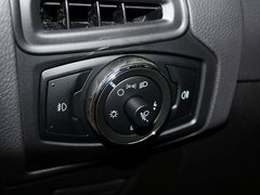 2012款 两厢 1.6L 自动 舒适型