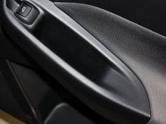 2012款 两厢 1.6L 自动 舒适型