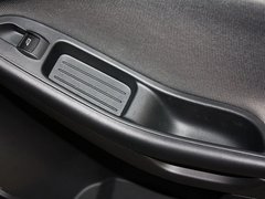 2012款 两厢 1.6L 自动 舒适型