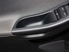 2012款 两厢 1.6L 自动 舒适型