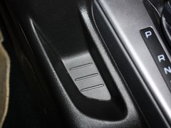 2012款 两厢 1.6L 自动 舒适型