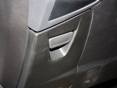 2012款 两厢 1.6L 自动 舒适型