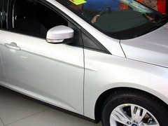 2012款 两厢 1.6L 自动 舒适型