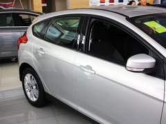 2012款 两厢 1.6L 自动 舒适型