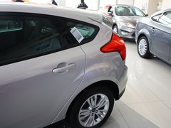 2012款 两厢 1.6L 自动 舒适型