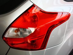 2012款 两厢 1.6L 自动 舒适型