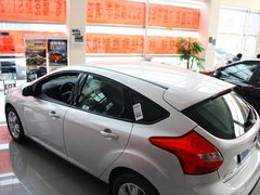 2012款 两厢 1.6L 自动 舒适型