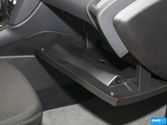 2012款 两厢 1.6L 自动 舒适型