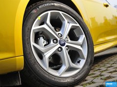 2012款 两厢 2.0L 手动 豪华运动型