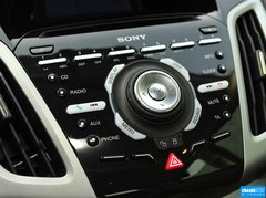 2012款 两厢 2.0L 手动 豪华运动型