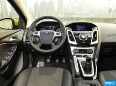 2012款 两厢 2.0L 手动 豪华运动型