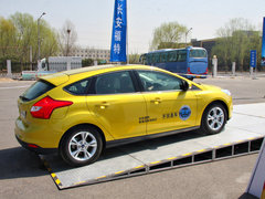 2012款 两厢 2.0L DCT 豪华运动型