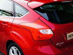 2012款 两厢 2.0L DCT 豪华运动型