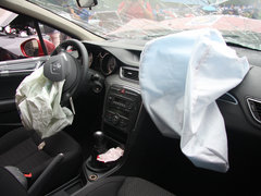 2012款 两厢 2.0L DCT 豪华运动型