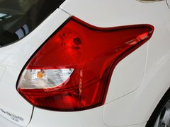 2012款 两厢 2.0L DCT 豪华运动型