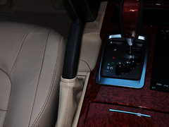 2012款 4.0L AT VX 8座
