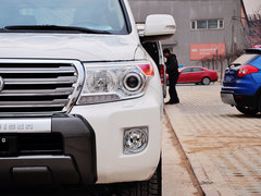 2012款 4.0L AT VX 8座