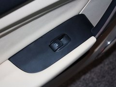 2012款 三厢 1.6L CVT 进取型