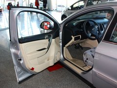 2012款 三厢 1.6L CVT 进取型