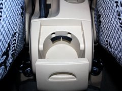 2012款 三厢 1.6L CVT 进取型