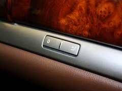 2012款 3.0L 行政型（汽油版）