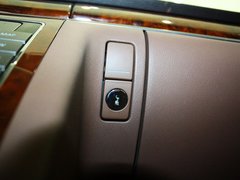 2012款 3.0L 行政型（汽油版）