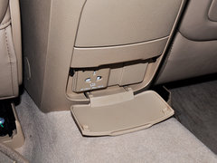 荣威950 2012款 2.0L 自动 典雅版
