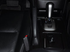 2012款 2.4L 自动 豪华版 5座