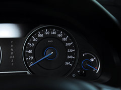 2012款 2.4L 自动 豪华版 5座