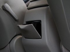 2012款 1.8L 手动 行政版 5座