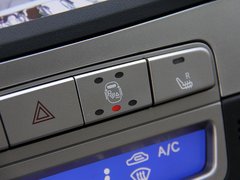 2012款 1.8L 手动 行政版 5座
