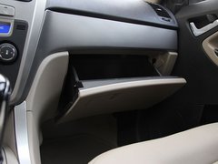 2012款 1.8L 手动 行政版 5座