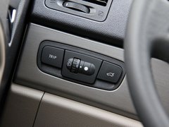2012款 1.8L 手动 行政版 5座