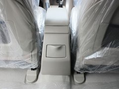 2012款 1.8L 手动 行政版 5座