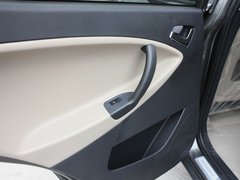 2012款 1.8L 手动 行政版 5座
