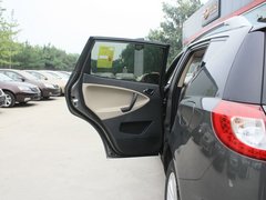 2012款 1.8L 手动 行政版 5座