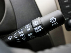 2012款 1.8L 手动 行政版 5座
