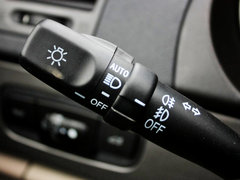 2012款 1.8L 手动 行政版 5座