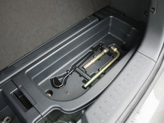 2012款 1.8L 手动 行政版 5座