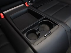 2012款 C63 6.2L AMG Coupe 动感型