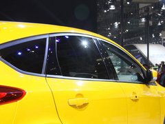 2013款 ST 2.0T 手动 橙色版