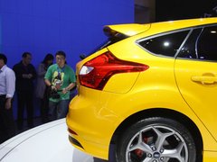 2013款 ST 2.0T 手动 橙色版