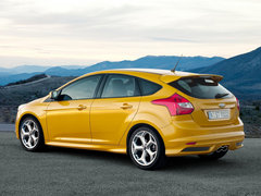 2013款 ST 2.0T 手动 橙色版