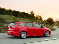 2013款 ST 2.0T 手动 橙色版