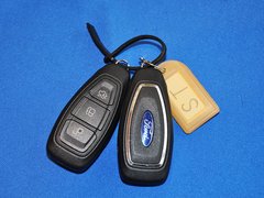 2013款 ST 2.0T 手动 橙色版